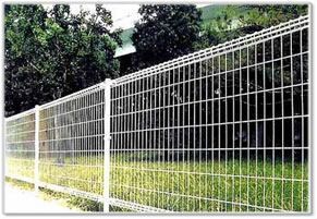 供應卷筒護欄網與壓彎護欄網產品報價指南