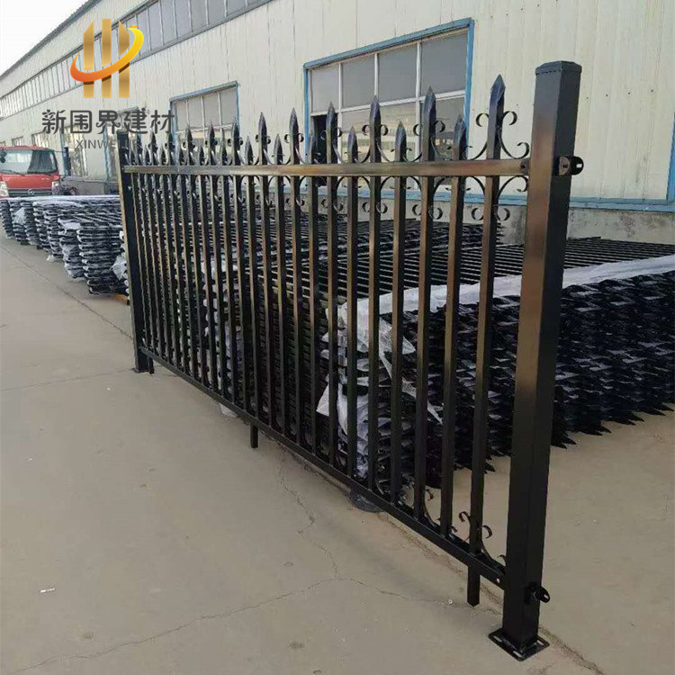 小區工廠防護欄桿、院墻鋅鋼柵欄與場區隔離鋅鋼圍欄 融合鋼絲繩網的產品特性解析